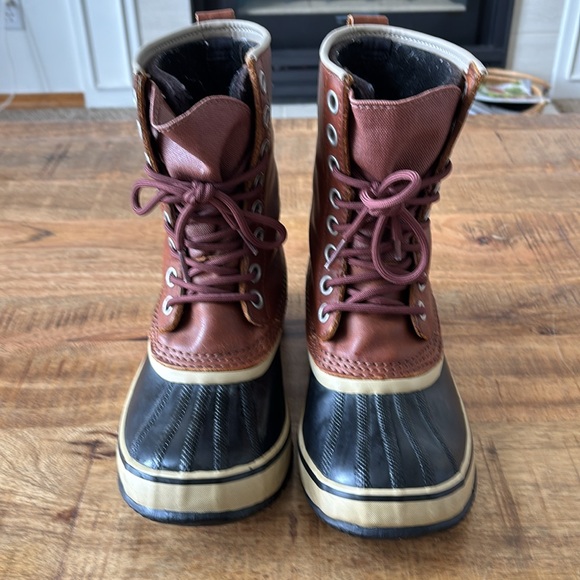 Sorel Brown and Black Leather Waterproof Boots - Picture 4 of 10